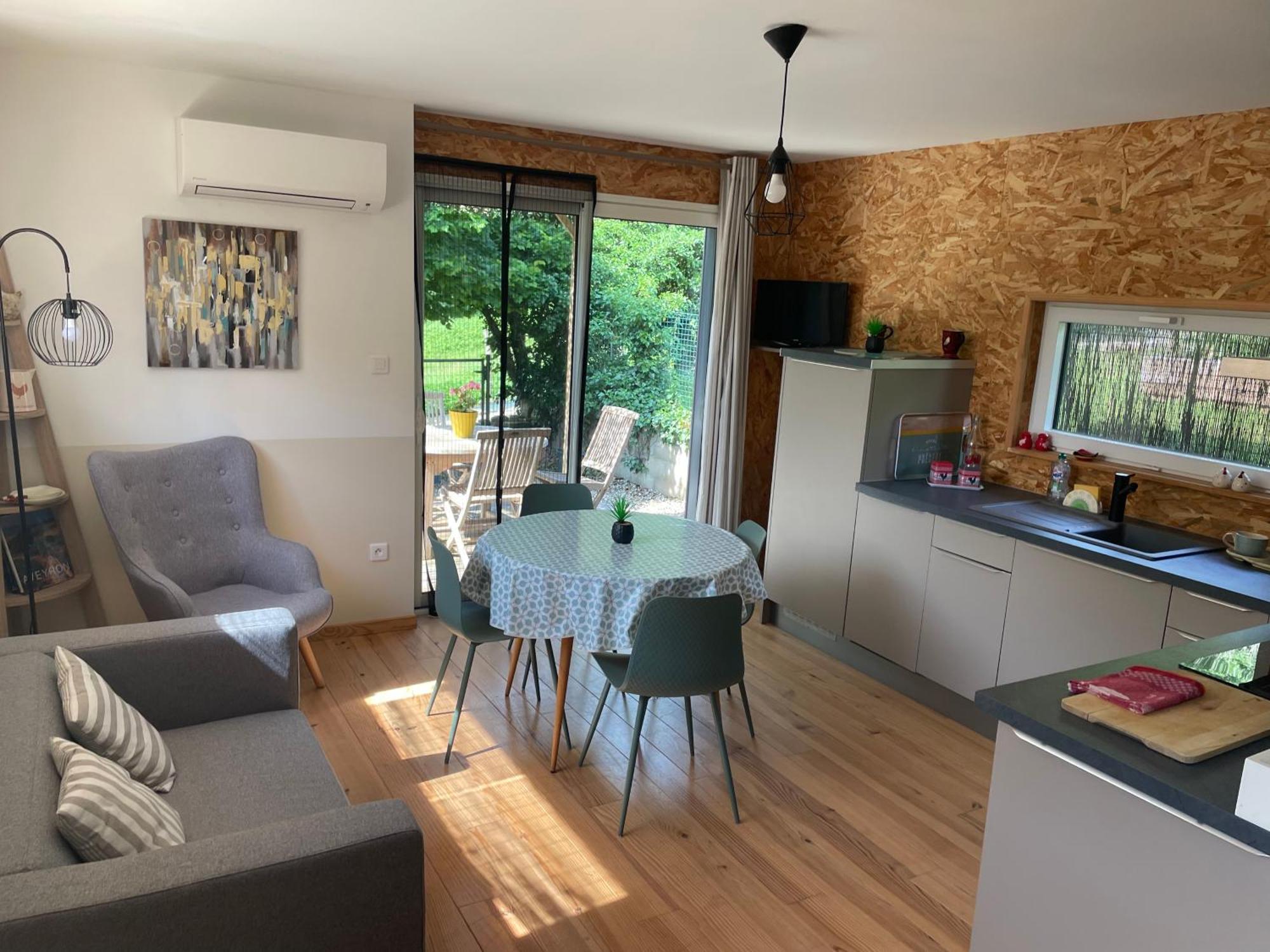 Gite Chalet Bois Bessuejouls المظهر الخارجي الصورة