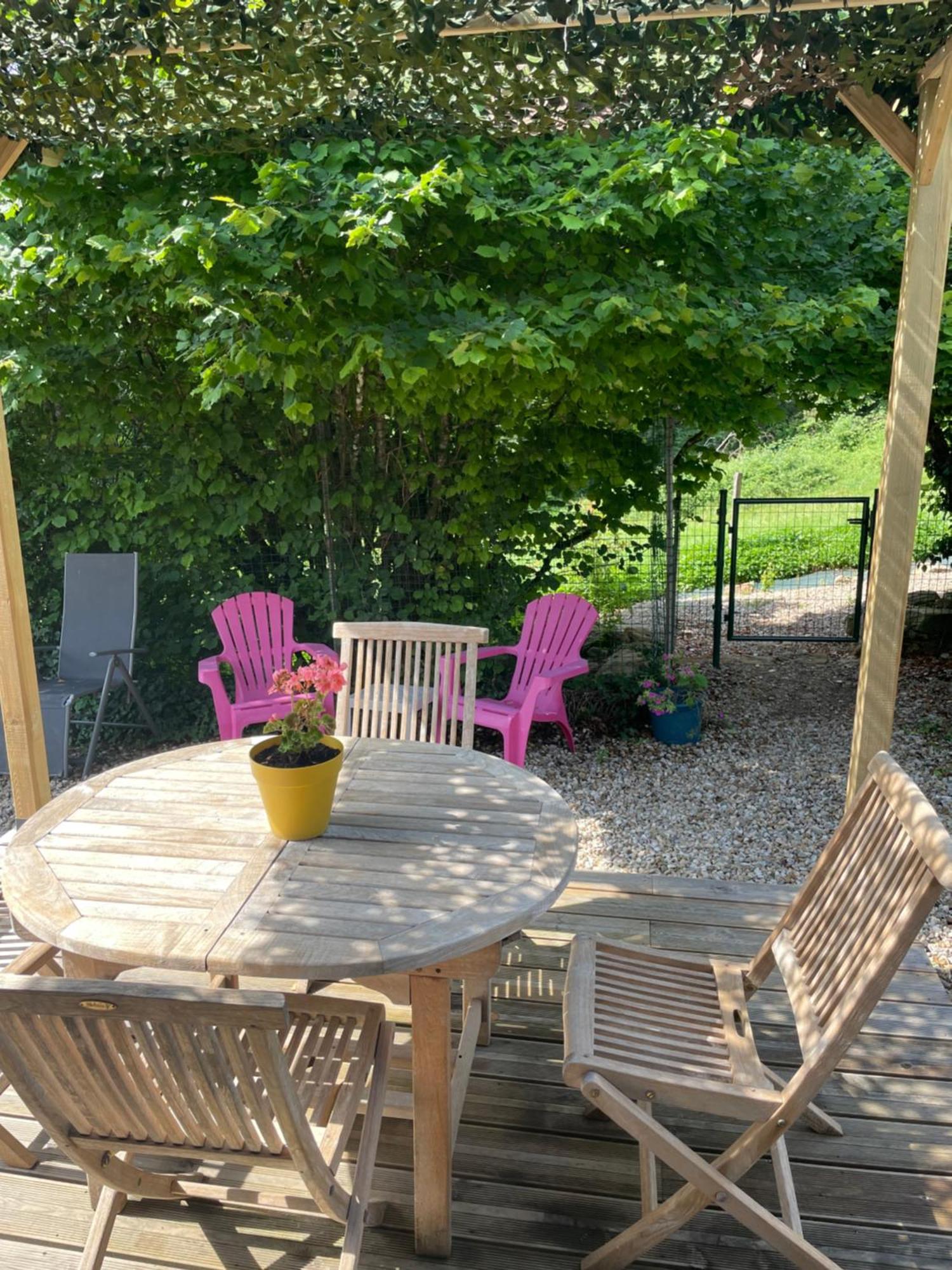 Gite Chalet Bois Bessuejouls المظهر الخارجي الصورة